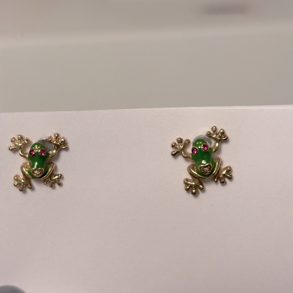 Betsey Johnson green frog earrings